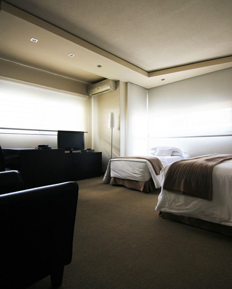 27 Suites Hotel Montevideo Esterno foto